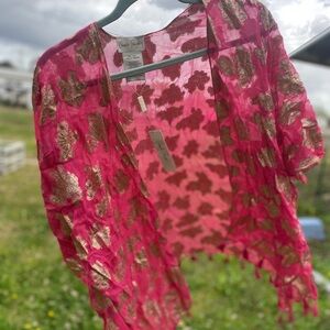 Charlie Paige Pink and Gold Floral Kimono